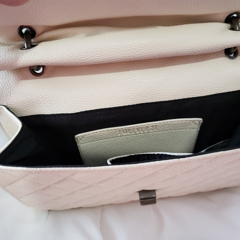 Forever 21 Cream Quilted Pattern Handbag - Picture 4 of 6
